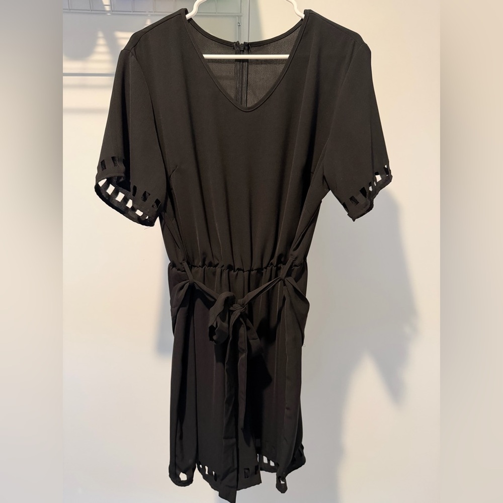 Black tie waist romper. Size 0XL.